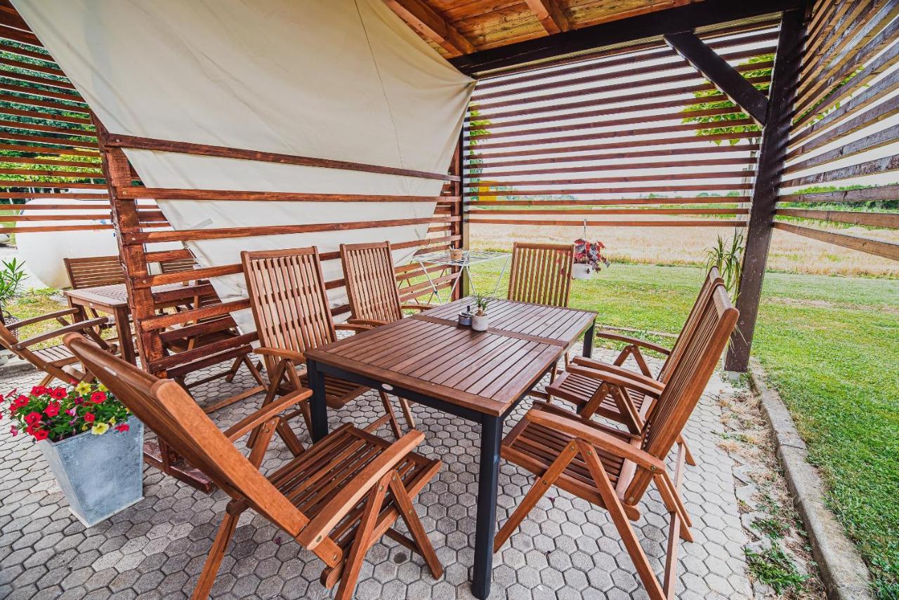 Lux Living Apartments Budic Near Terme Catez Брежице Экстерьер фото