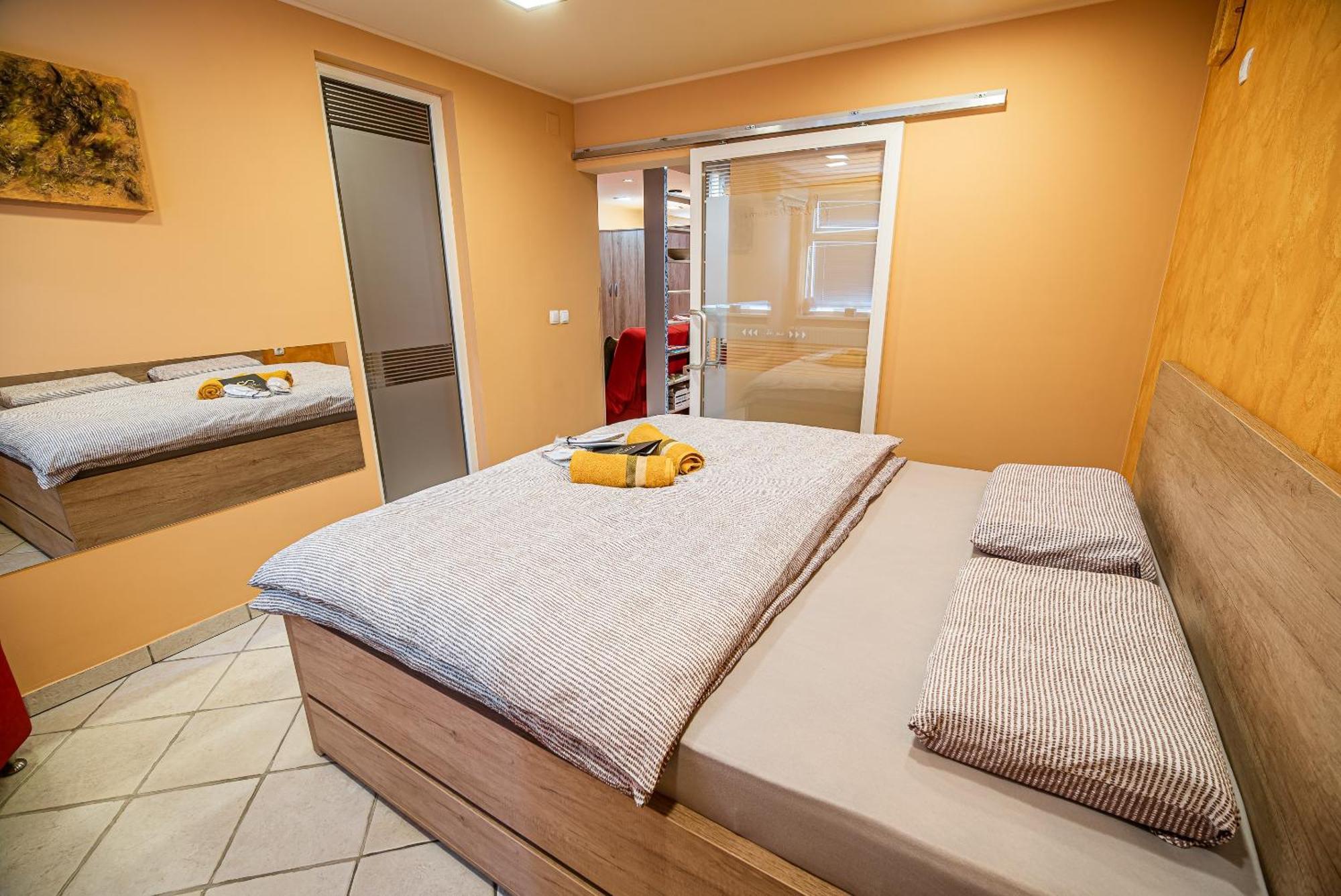 Lux Living Apartments Budic Near Terme Catez Брежице Номер фото