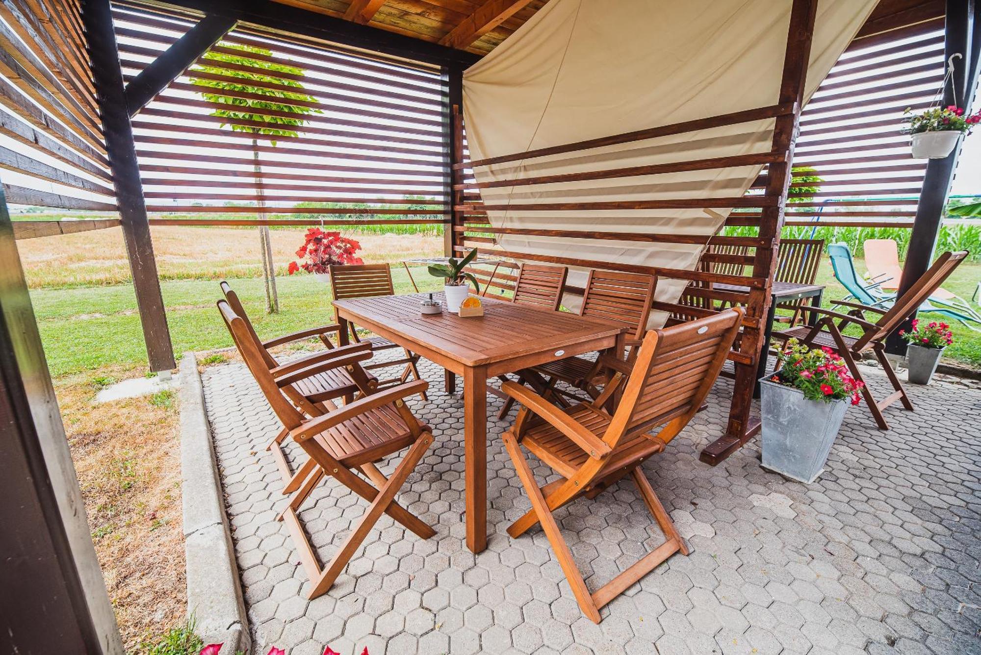 Lux Living Apartments Budic Near Terme Catez Брежице Номер фото